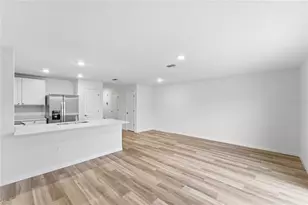 8371 Gower Trl, Wildwood, FL 34785 - Photo 11
