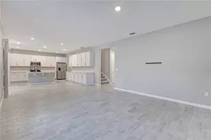 686 Heritage Sq Dr, Haines City, FL 33844 - Photo 5