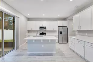 686 Heritage Sq Dr, Haines City, FL 33844 - Photo 7
