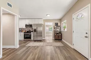 2821 W Amelia St, Orlando, FL 32805 - Photo 11