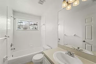 19431 Sandy Springs Cir, Lutz, FL 33558 - Photo 15