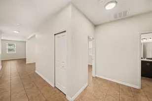 1102 Canyon Oaks Dr, Brandon, FL 33510 - Photo 17