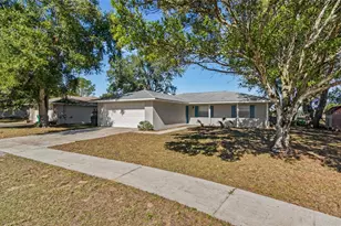 2711 N Dellwood Dr, Eustis, FL 32726 - Photo 1