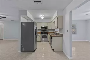 2711 N Dellwood Dr, Eustis, FL 32726 - Photo 7