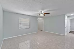 2711 N Dellwood Dr, Eustis, FL 32726 - Photo 9