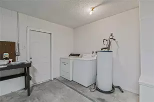 2711 N Dellwood Dr, Eustis, FL 32726 - Photo 11