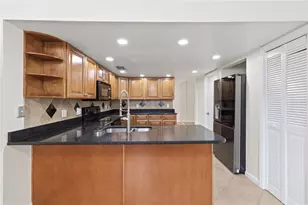 7813 Saranac Ct, Orlando, FL 32835 - Photo 17