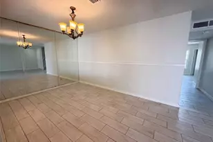4747 Puritan Cir, Tampa, FL 33617 - Photo 7