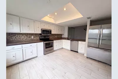 4747 Puritan Circle #523, Tampa, FL 33617 - Photo 3