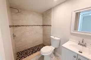 4747 Puritan Cir, Tampa, FL 33617 - Photo 11