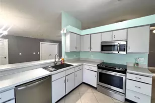 8120 Lesia Cir, Orlando, FL 32835 - Photo 7