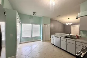 8120 Lesia Cir, Orlando, FL 32835 - Photo 5