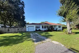 1305 W Spencer St, Plant City, FL 33563 - Photo 1