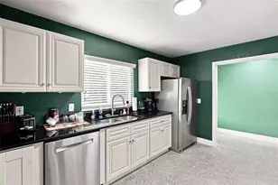 8405 Oak Bluff Dr, Orlando, FL 32827 - Photo 5