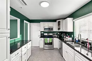 8405 Oak Bluff Dr, Orlando, FL 32827 - Photo 3
