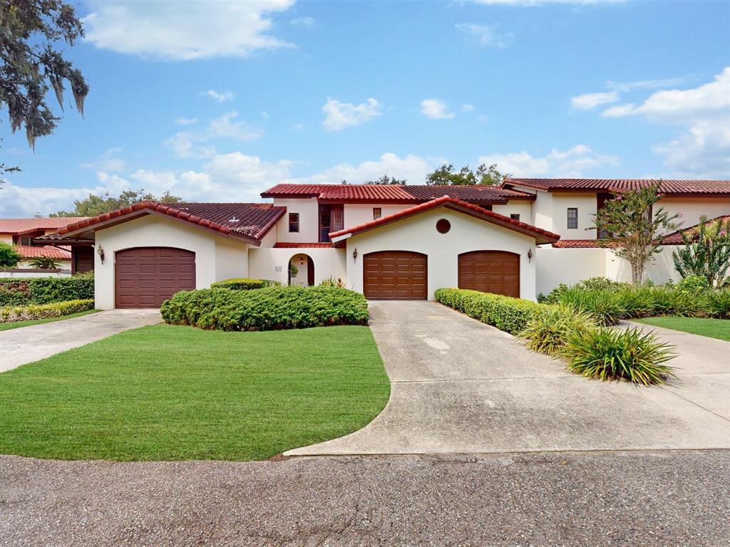 105 Coventry Ln main architectural view