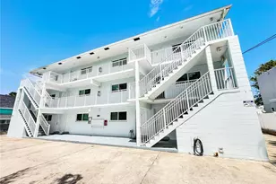 208 N Halifax Ave, Daytona Beach, FL 32118 - Photo 1