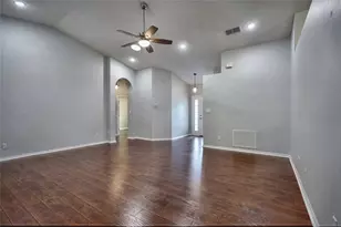 25735 Glen Eagle Dr, Leesburg, FL 34748 - Photo 5
