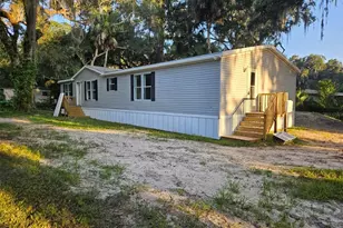 3050 Cr 418, Lake Panasoffkee, FL 33538 - Photo 1