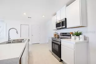 16077 Malden Rd, Weeki Wachee, FL 34614 - Photo 5