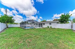 3207 19th Ave W, Bradenton, FL 34205 - Photo 13