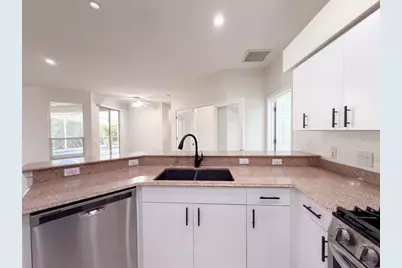 7414 39th Court E, Sarasota, FL 34243 - Photo 15