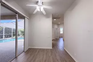 7414 39th Ct E, Sarasota, FL 34243 - Photo 9