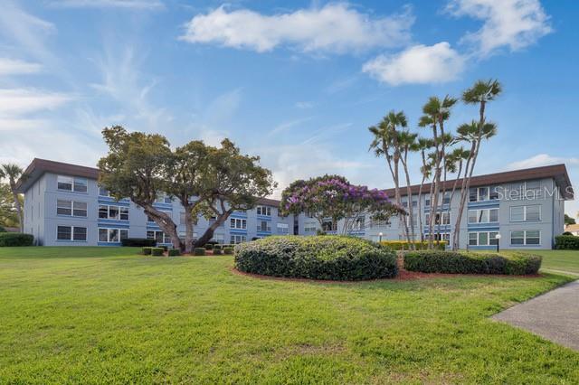 333 Lake Howard Dr NW #204D - 333 Lake Howard Dr NW #204D, Winter Haven, FL 33880 Luxury Property | Jose Angel Pina