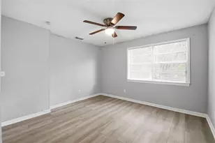 1743 30th St S, Saint Petersburg, FL 33712 - Photo 29