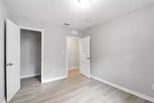 1743 30th St S, Saint Petersburg, FL 33712 - Photo 25
