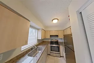 10352 Hemlock St, Spring Hill, FL 34608 - Photo 5