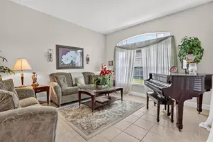 2555 Rose Spring Dr, Orlando, FL 32825 - Photo 7