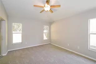 8516 Canterbury Lake Blvd, Tampa, FL 33619 - Photo 11