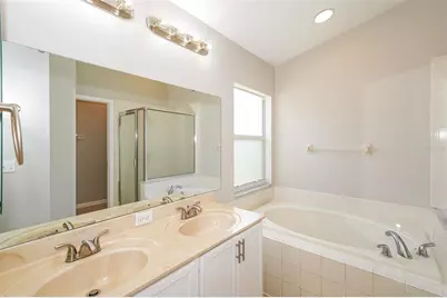 8516 Canterbury Lake Boulevard, Tampa, FL 33619 - Photo 13