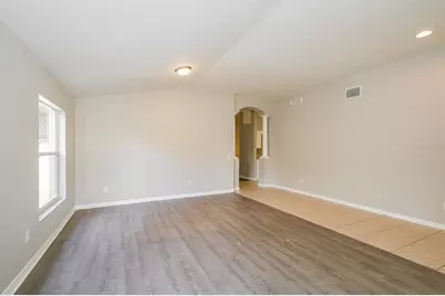 8516 Canterbury Lake Boulevard, Tampa, FL 33619 - Photo 5