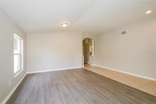 8516 Canterbury Lake Blvd, Tampa, FL 33619 - Photo 5