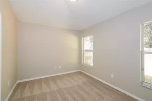 8516 Canterbury Lake Blvd, Tampa, FL 33619 - Photo 17