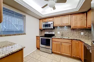 1520 Glen Oaks Dr E, Sarasota, FL 34232 - Photo 5