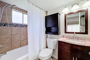 1520 Glen Oaks Dr E, Sarasota, FL 34232 - Photo 11