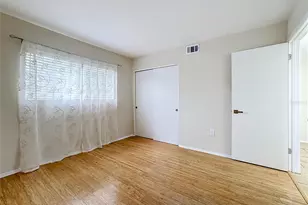 1520 Glen Oaks Dr E, Sarasota, FL 34232 - Photo 13
