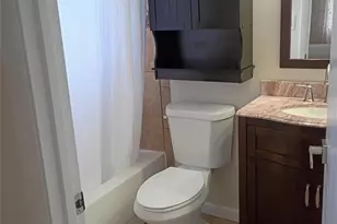 1520 Glen Oaks Dr E, Sarasota, FL 34232 - Photo 9