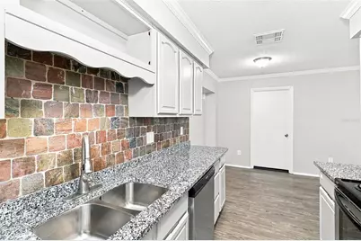 8305 Autumn Oak Avenue, Port Richey, FL 34668 - Photo 9