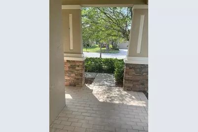 10649 Pictorial Park Drive, Tampa, FL 33647 - Photo 5