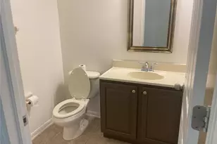 10649 Pictorial Park Dr, Tampa, FL 33647 - Photo 17