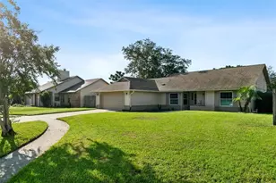 7610 Heathfield Ct, Orlando, FL 32835 - Photo 3