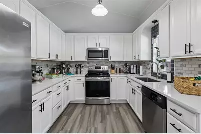 7610 Heathfield Court, Orlando, FL 32835 - Photo 9