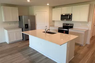 8665 Barragan Dr, Wildwood, FL 34785 - Photo 3