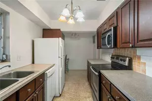 2695 S East Ave, Sarasota, FL 34239 - Photo 5