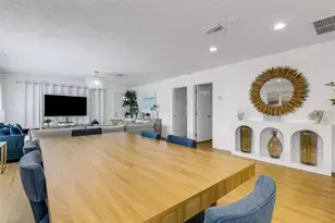 18317 Sunset Blvd, Redington Shores, FL 33708 - Photo 11