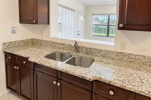 4068 Castlegate Dr, Orlando, FL 32839 - Photo 9